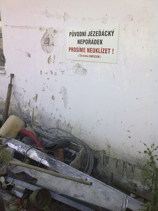 hoštice24